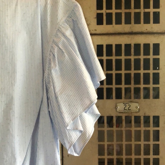 Lane Bryant blouse with ruffle sleeves - Picture 2 of 3